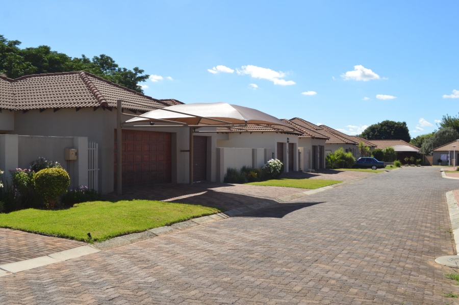 3 Bedroom Property for Sale in Wilkoppies North West